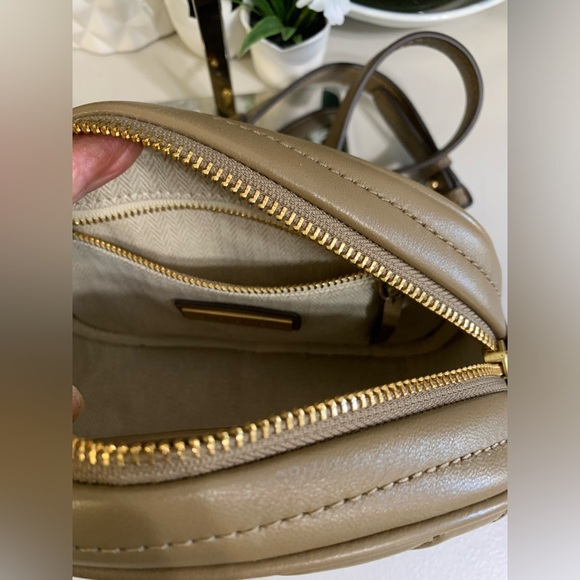 💕👜 TORY BURCH Crossbody Tan Leather Bag - Picture 13 of 13
